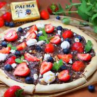 Słodka pizza z mascarpone, czekoladą i owocami na krucho-drożdżowym cieście