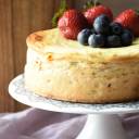 Sernik tradycyjny z rodzynkami bez spodu