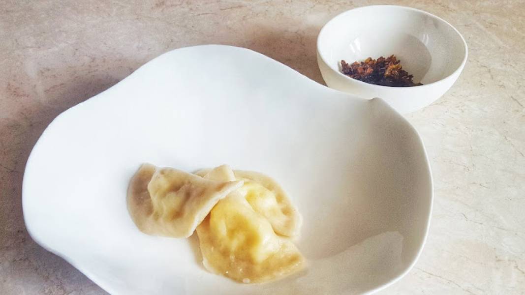 PIEROGI RUSKIE Z CEBULĄ