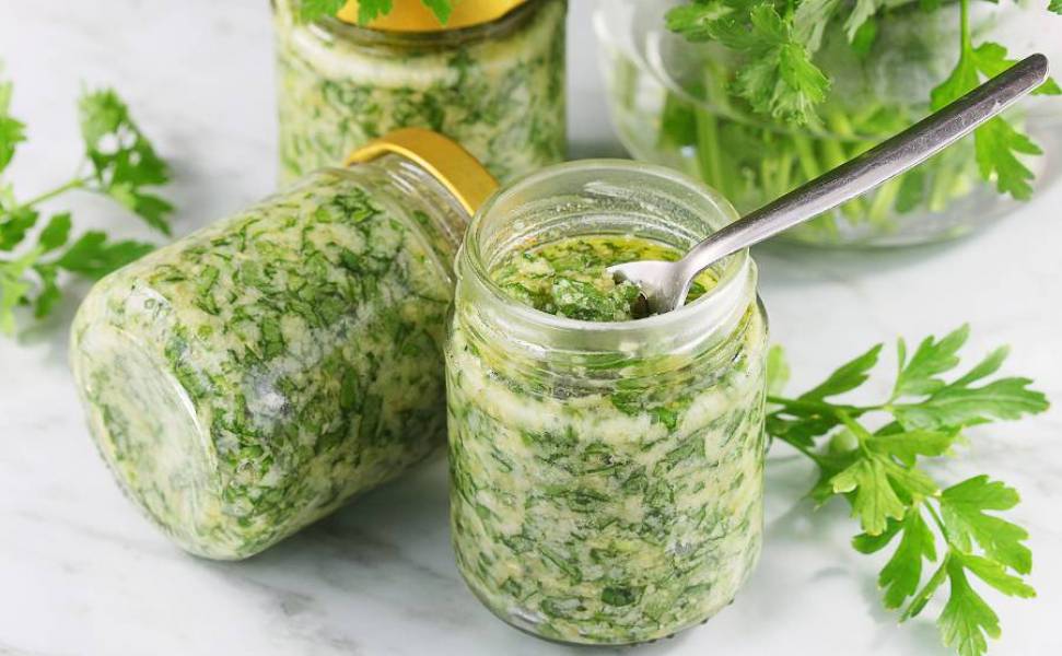 Domowe pesto z pietruszki