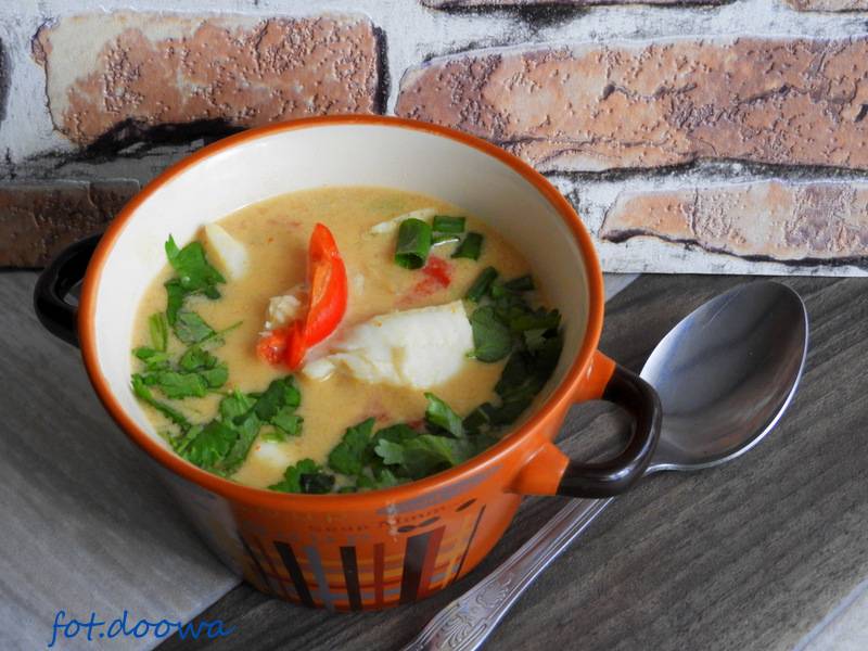 Tajska zupa w 15 minut z limandą żółtopłetwą