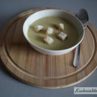 Zupa krem z cukinii z grzankami