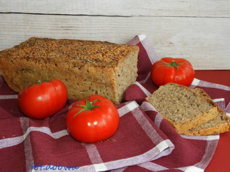 Chleb pszenno - żytni na zaczynie ze złotym lnem
