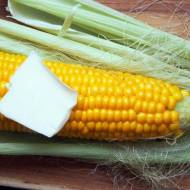 Gotowana kukurydza z masłem