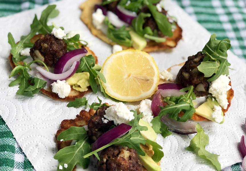 Zdrowy obiad – kotleciki z awokado i serem feta