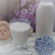 Mleko orzechowe (napój roślinny)