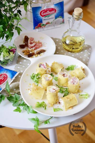 Zimne cannelloni z mozarellą, ricottą, bakaliami i szynką parmeńską