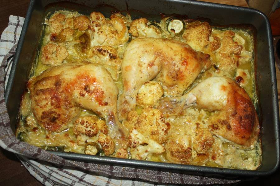 Udka z kurczaka , pieczone z kalafiorem