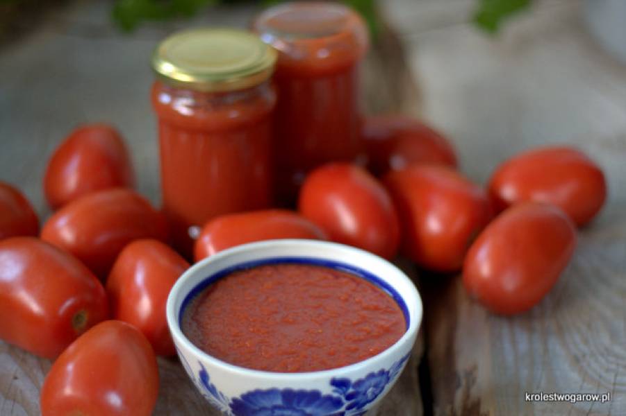 Przecier pomidorowy kontra passata pomidorowa, czy passata versus przecier?