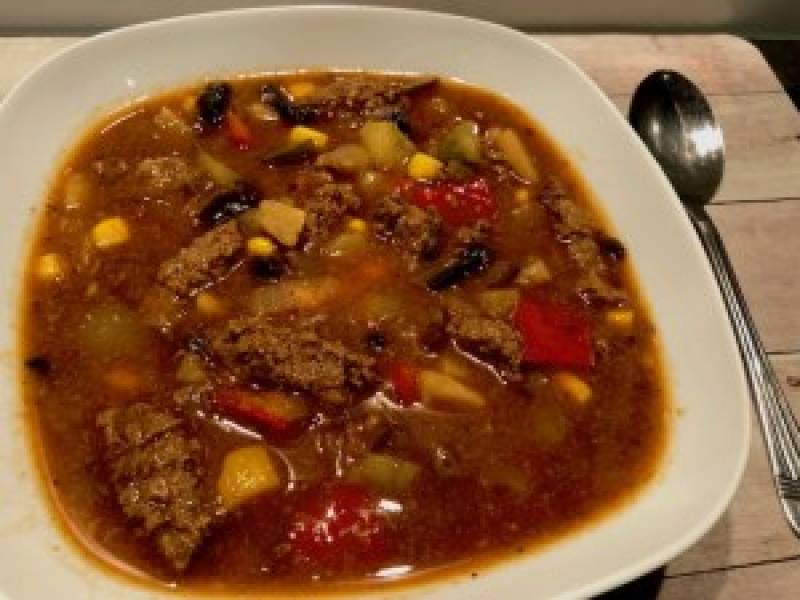 Węgierski kociołek – pyszna i pożywna zupa gulaszowa!