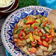 Marokański gulasz z kurczakiem i warzywami