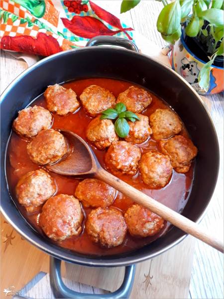 Pulpeciki w sosie pomidorowym – prosty przepis na obiad