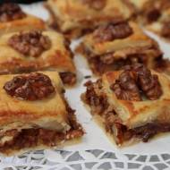 Baklawa – bałkański deser z orzechami włoskimi