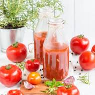 Domowy przecier pomidorowy z czosnkiem i ziołami