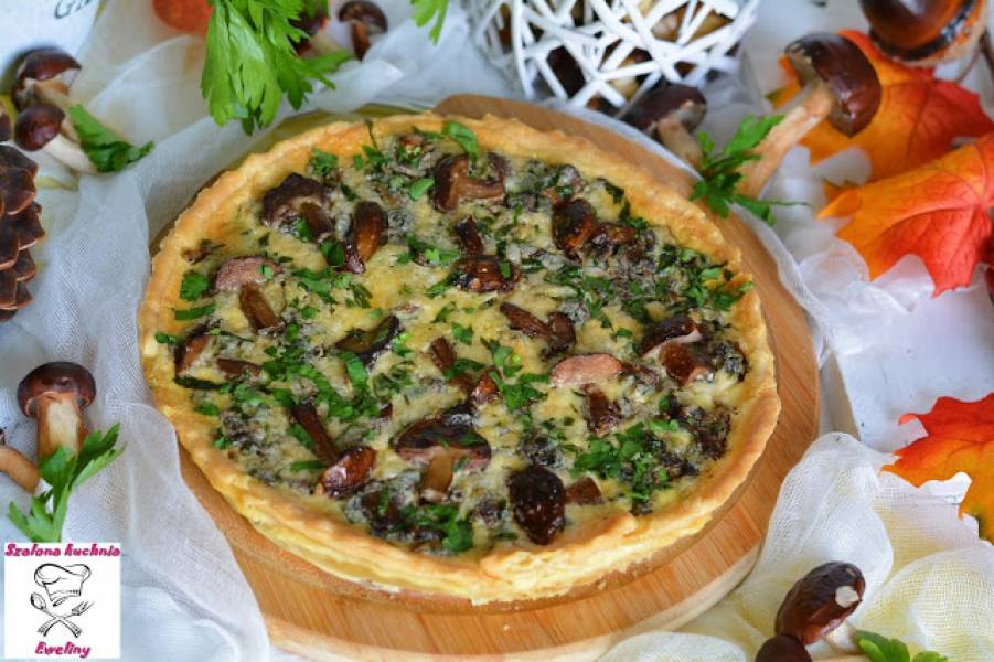 Quiche z leśnymi grzybami i natką pietruszki