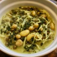 ash reshteh (perska zupa z soczewicą, fasolą i cieciorką)