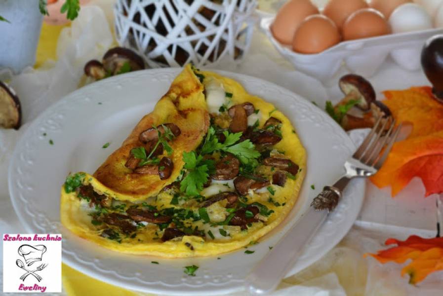 Omlet z leśnymi grzybami i mozzarellą