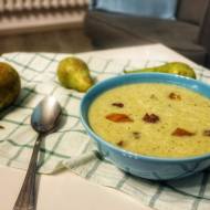 Zupa porowo-serowa z gorgonzolą, gruszką i klopsikami