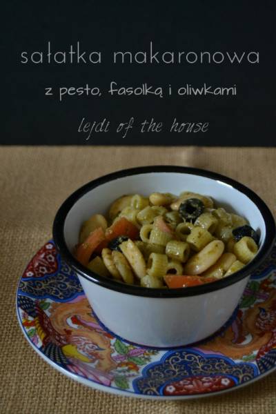 Sałatka makaronowa z pesto i fasolką...