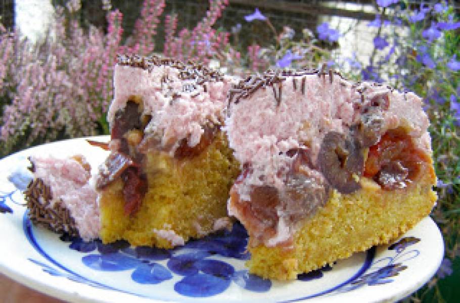marchewkowe ciasto ze śliwkami...