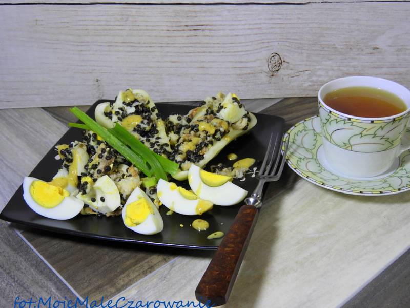 Sałatka z miętusa, belugi i jaja