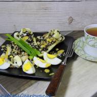 Sałatka z miętusa, belugi i jaja
