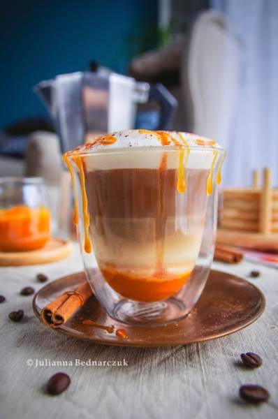 Dyniowa latte macchiato (pumpkin spice latte)