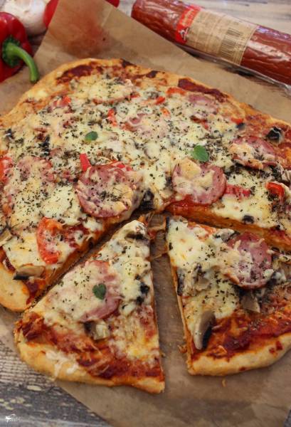 Pizza familijna – pizza na dużą blachę