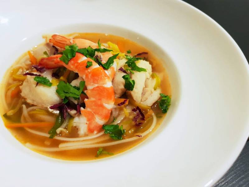 Zupa rybna z akcentem azjatyckim