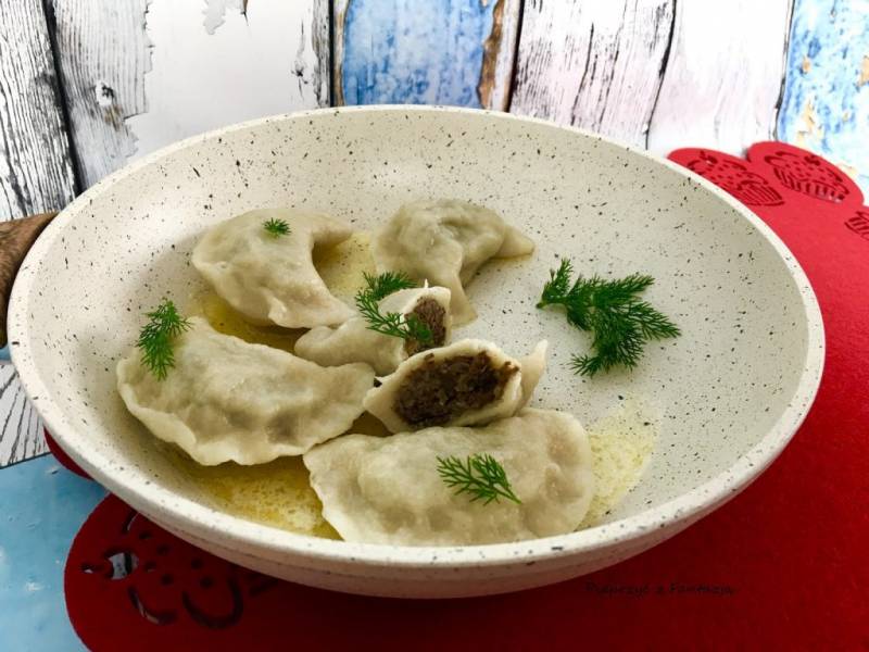 Pierogi z wątróbką, grzybami i kaszą gryczaną