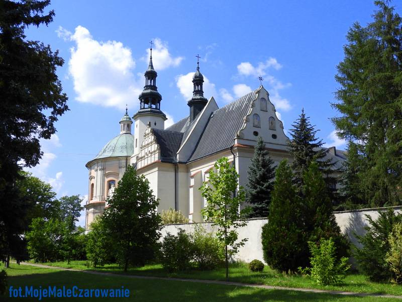 Chmielnik i okolice - atrakcje woj. świętokrzyskiego - Piotrkowice Sanktuarium Maryjne - Figura Matki Boskiej Loretańskiej