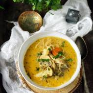 Zupa tajska z warzywami i kurczakiem