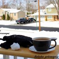 Zimowa rozgrzewająca kawa z przyprawami korzennymi