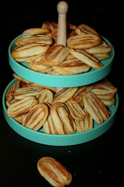 Francuskie ciasteczka cynamonowe i trzcinowo karmelowe