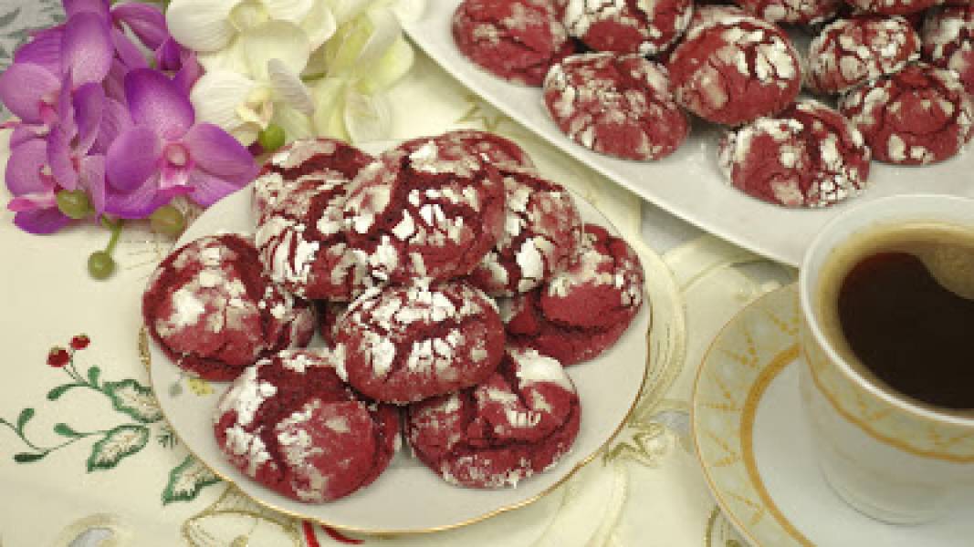 Popękane ciasteczka czerwone – red velvet