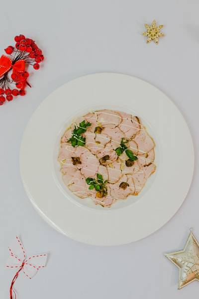 Polędwiczka  z sosem tuńczykowo-kaparowym czyli magiczne święta wg Akademii Smaku Sokołów