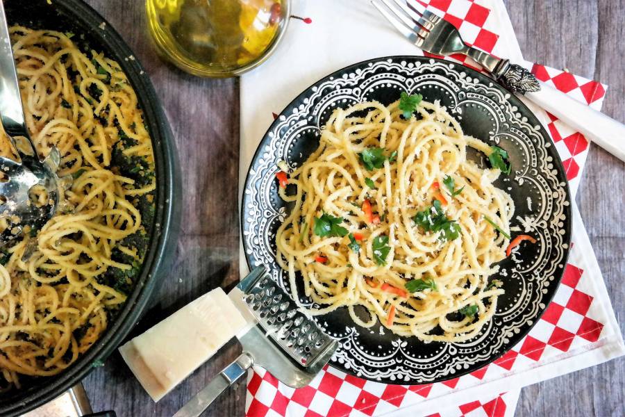 Spaghetti z czosnkiem i chili (Aglio olio)