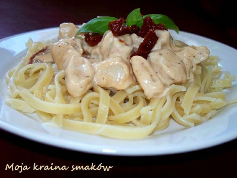 Tagliatelle z kurczakiem w kremowym sosie z serka mascarpone