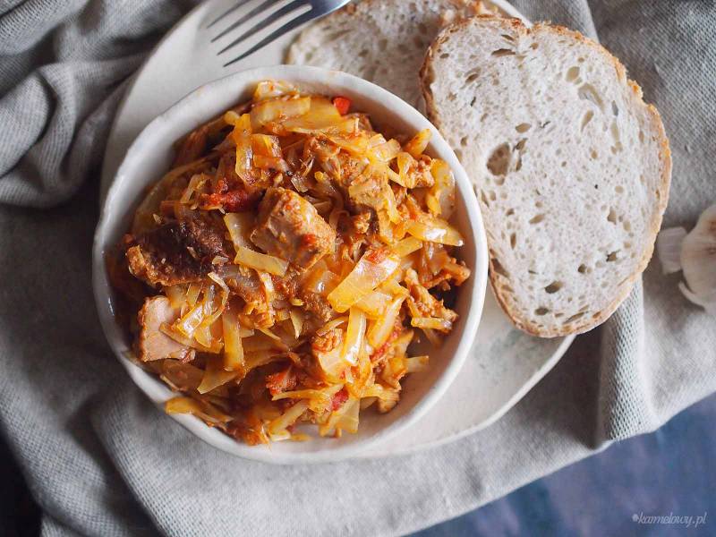 Mięsny bigos z grzybami / Meaty cabbage stew with mushrooms