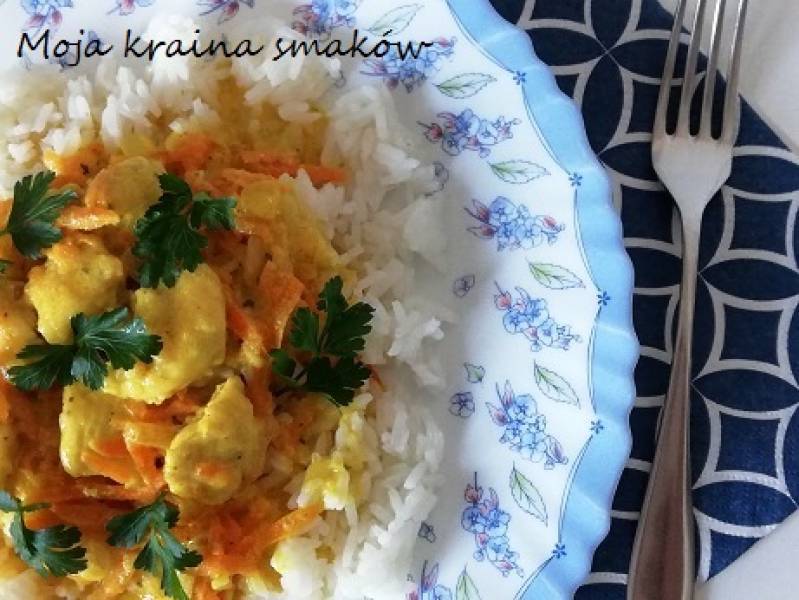 Kurczak w marchewkowym sosie curry