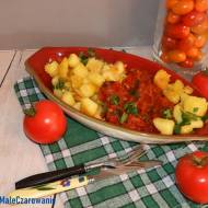 Chrupiące ziemniaki w pikantnym sosie pomidorowym