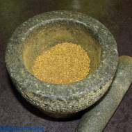 Za'atar -  zatar - zahtar - mieszanka tymianku, prażonego sezamu i sumaku