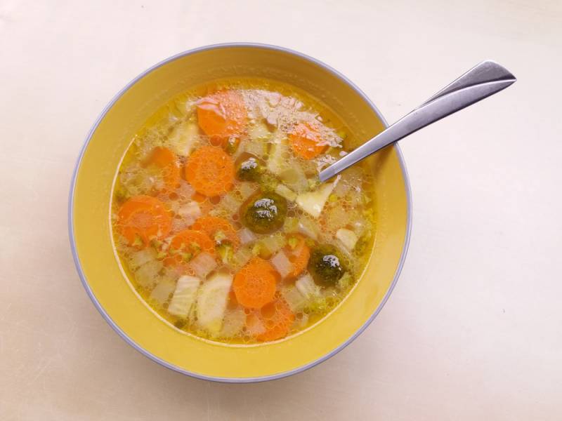 Zupa jarzynowa z brokułem