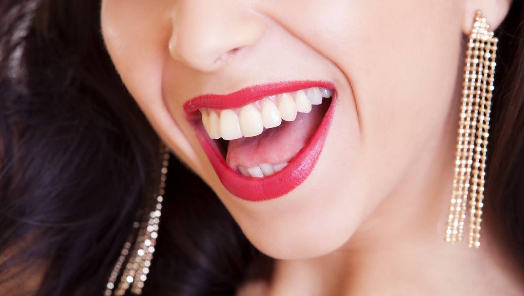 Co jeść i jak dbać o zęby by by były zdrowe i białe?