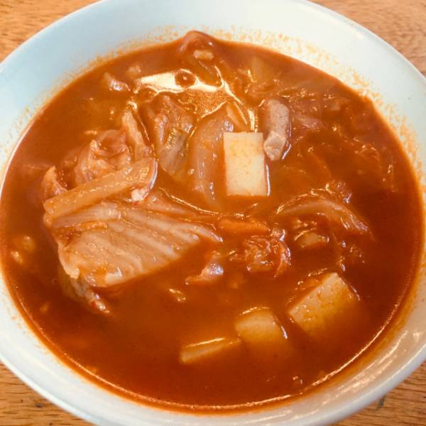 zupa z kimchi i tofu