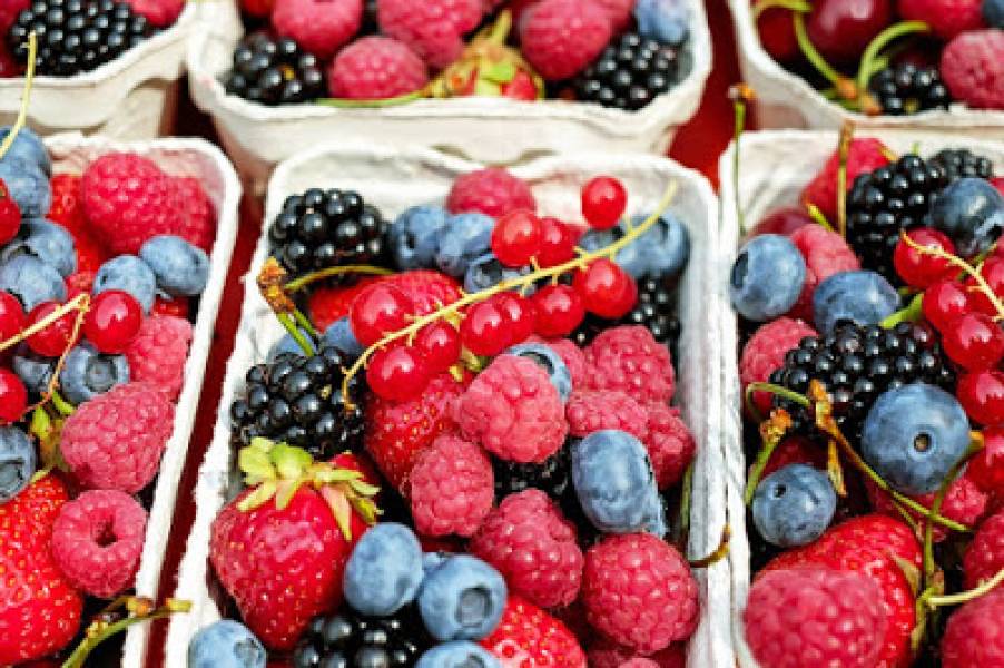 Owoce, które mają tak mało kalorii, że możesz je jeść bez ograniczeń a na pewno nie przytyjesz!