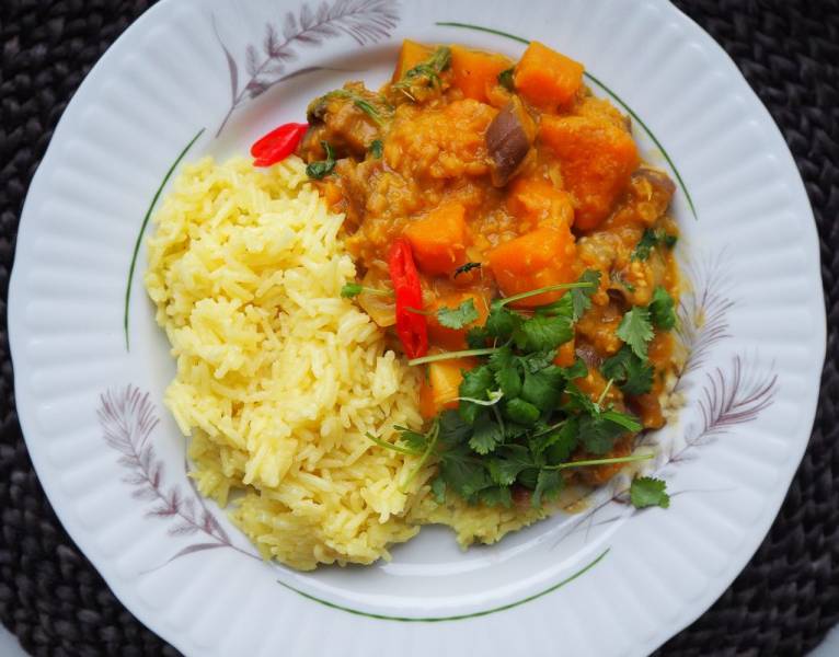 Curry z dynią, bakłażanem i soczewicą