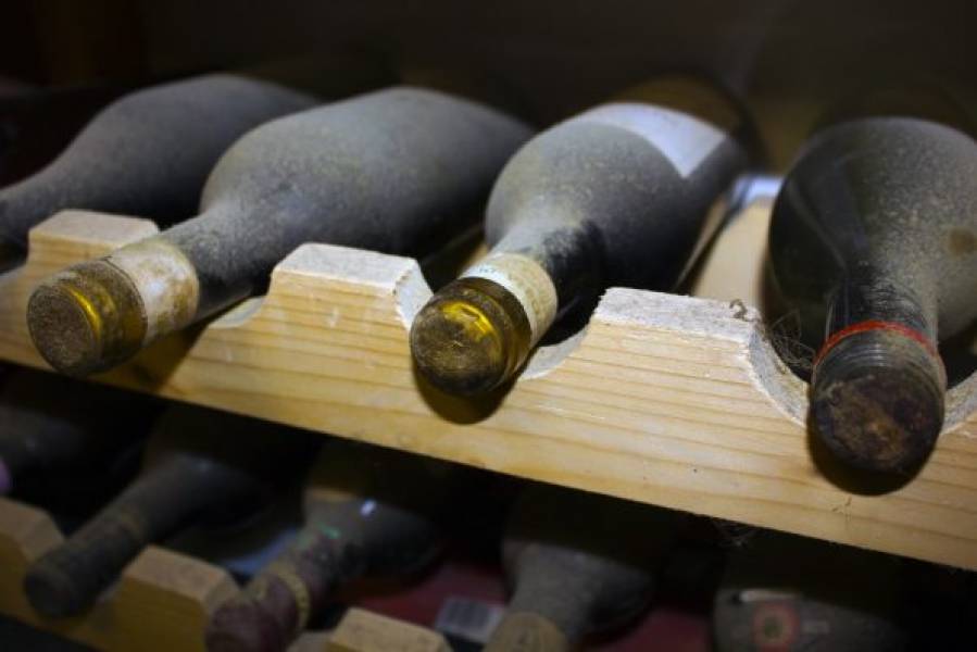 Zasady przechowywania i temperatury podawania wina