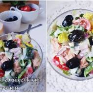 Sałatka z tuńczykiem i warzywami