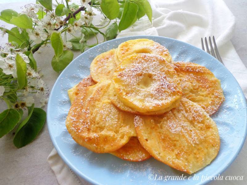 Pieczone placuszki z jabłkiem (Frittelle di mele al forno)